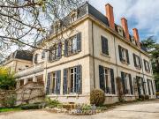 Maison 8 pièces 300 m²