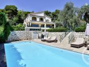 Maison 8 pièces 300 m²
