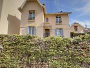 Maison 8 pièces 304 m²