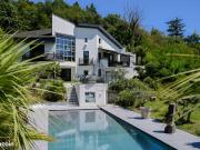 Maison 8 pièces 305 m²