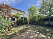 Maison 8 pièces 310 m²