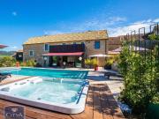 Maison 8 pièces 310 m²