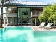 Maison 8 pièces 317 m²