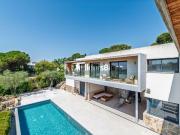 Maison 8 pièces 317 m²