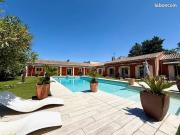 Maison 8 pièces 317 m²