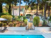 Maison 8 pièces 317 m²