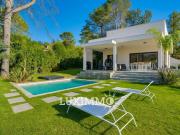 Maison 8 pièces 318 m²