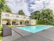 Maison 8 pièces 320 m²