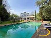 Maison 8 pièces 320 m²