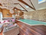 Maison 8 pièces 323 m²