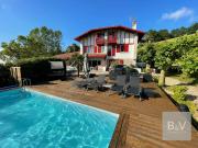 Maison 8 pièces 325 m²