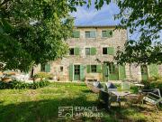 Maison 8 pièces 341 m²