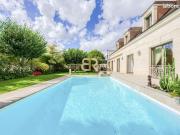 Maison 8 pièces 352 m²