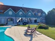 Maison 8 pièces 360 m²