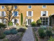 Maison 8 pièces 367 m²