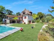 Maison 8 pièces 368 m²