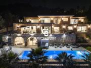 Maison 8 pièces 372 m²