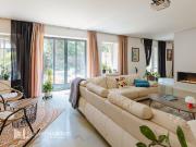 Maison 8 pièces 373 m²