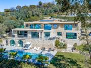 Maison 8 pièces 390 m²