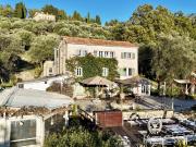 Maison 8 pièces 410 m²