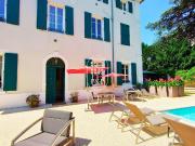 Maison 8 pièces 408 m²