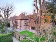 Maison 8 pièces 452 m²