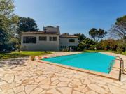 Maison 8 pièces, de 470 m2 située à Bouc Bel Air