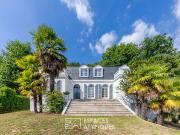 Maison 9 pièces 221 m²