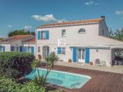 Maison 9 pièces 230 m²