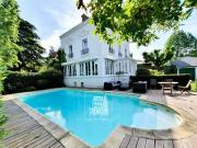 Maison 9 pièces 256 m²