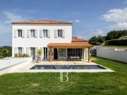 Maison 9 pièces 268 m²