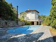 Maison 9 pièces 308 m²