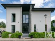 Maison 9 pièces 320 m²