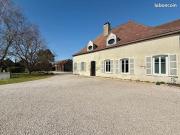 Maison 9 pièces 325 m²