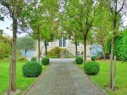 Maison 9 pièces 330 m²