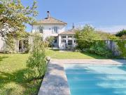 Maison 9 pièces 330 m²