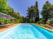 Maison 9 pièces 365 m²