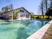 Maison 9 pièces 366 m²