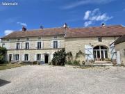 Maison 9 pièces 372 m²