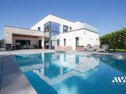 Maison 9 pièces 415 m²