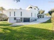 Maison 9 pièces 440 m²