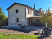Maison à la campagne proche d'un village