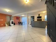 Maison à louer à Villeneuve les Genêts, Bourgogne...