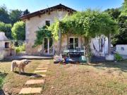 Maison à vendre 3 pièces avec une piscine et un grand...