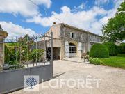Maison à vendre à Berneuil 7 pièces, piscine et garage...