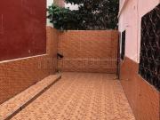 Maison / commerce à vendre au centre de Mdiq