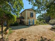 Maison à vendre à Uzès avec piscine sur 5000 m²