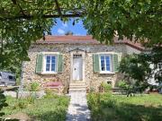 Maison ancienne pleine de charme avec piscine et dépendance