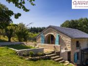 Maison au bord d'un lac