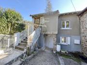 Maison au pied du Château de Retourtour avec jardin